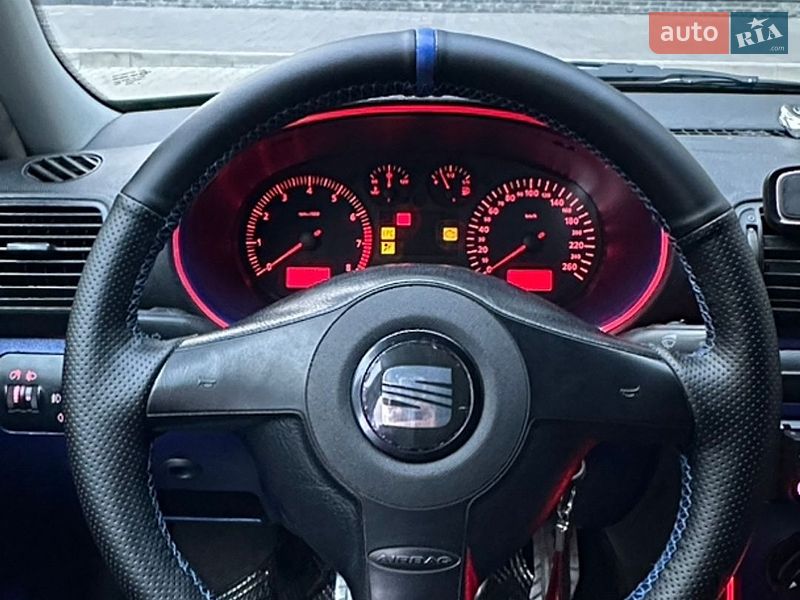 Хэтчбек SEAT Leon 2000 в Буче