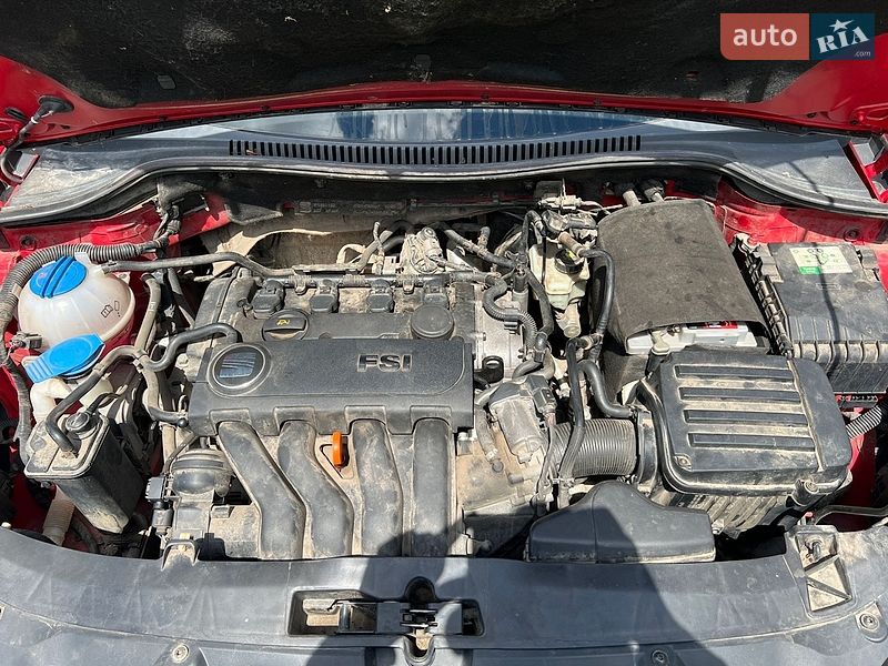 Хэтчбек SEAT Leon 2006 в Гадяче