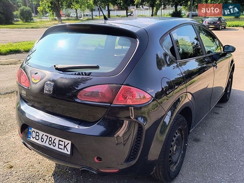Хетчбек SEAT Leon 2005 в Чернігові