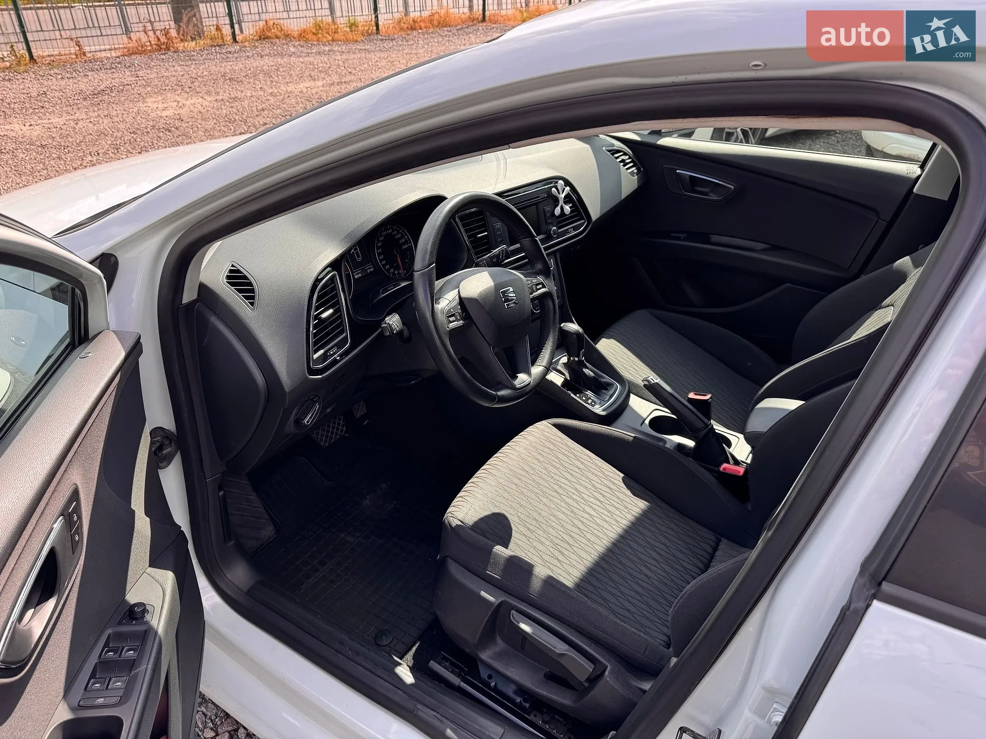 2013 SEAT Leon - мініатюра 9