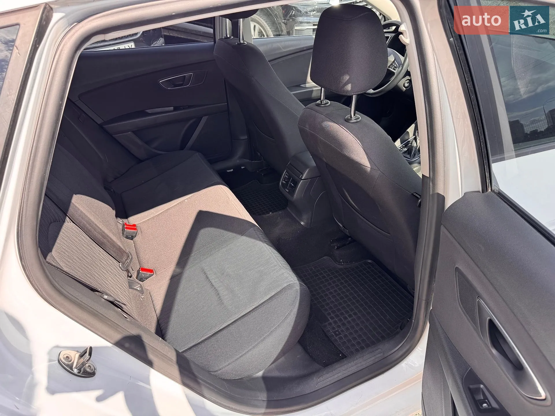 2013 SEAT Leon - мініатюра 12