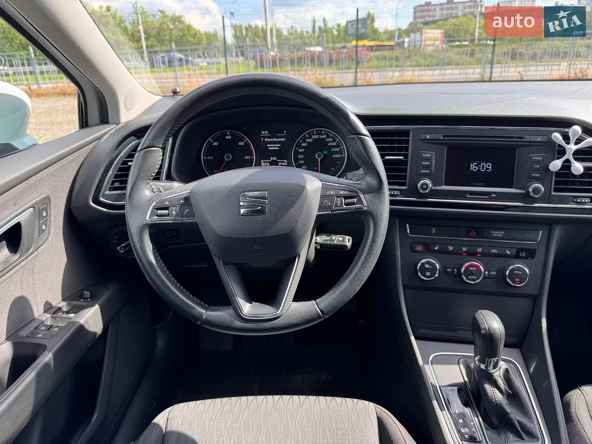 2013 SEAT Leon - мініатюра 19
