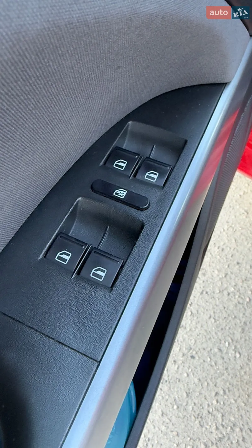 2010 SEAT Leon - мініатюра 11