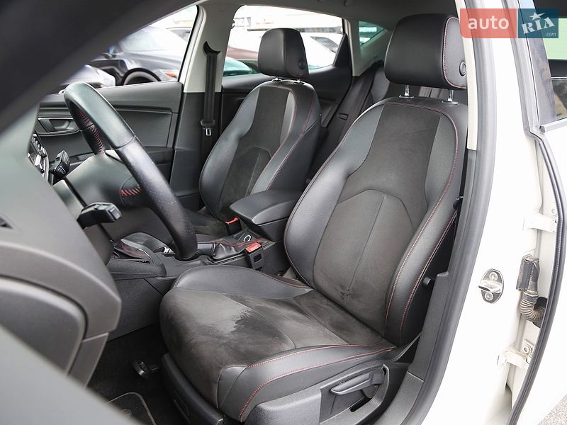 Хэтчбек SEAT Leon 2015 в Киеве