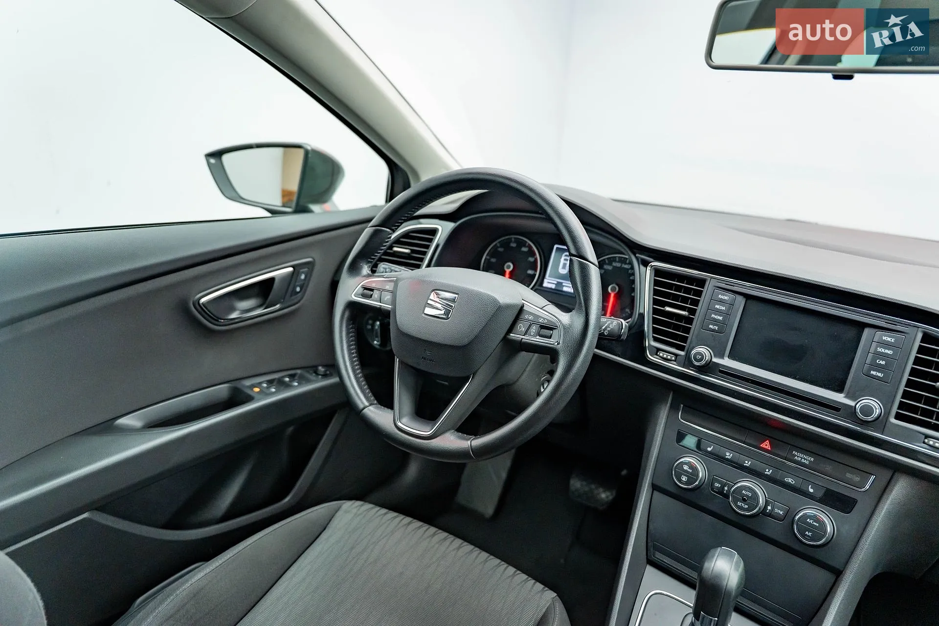 2015 SEAT Leon - мініатюра 12