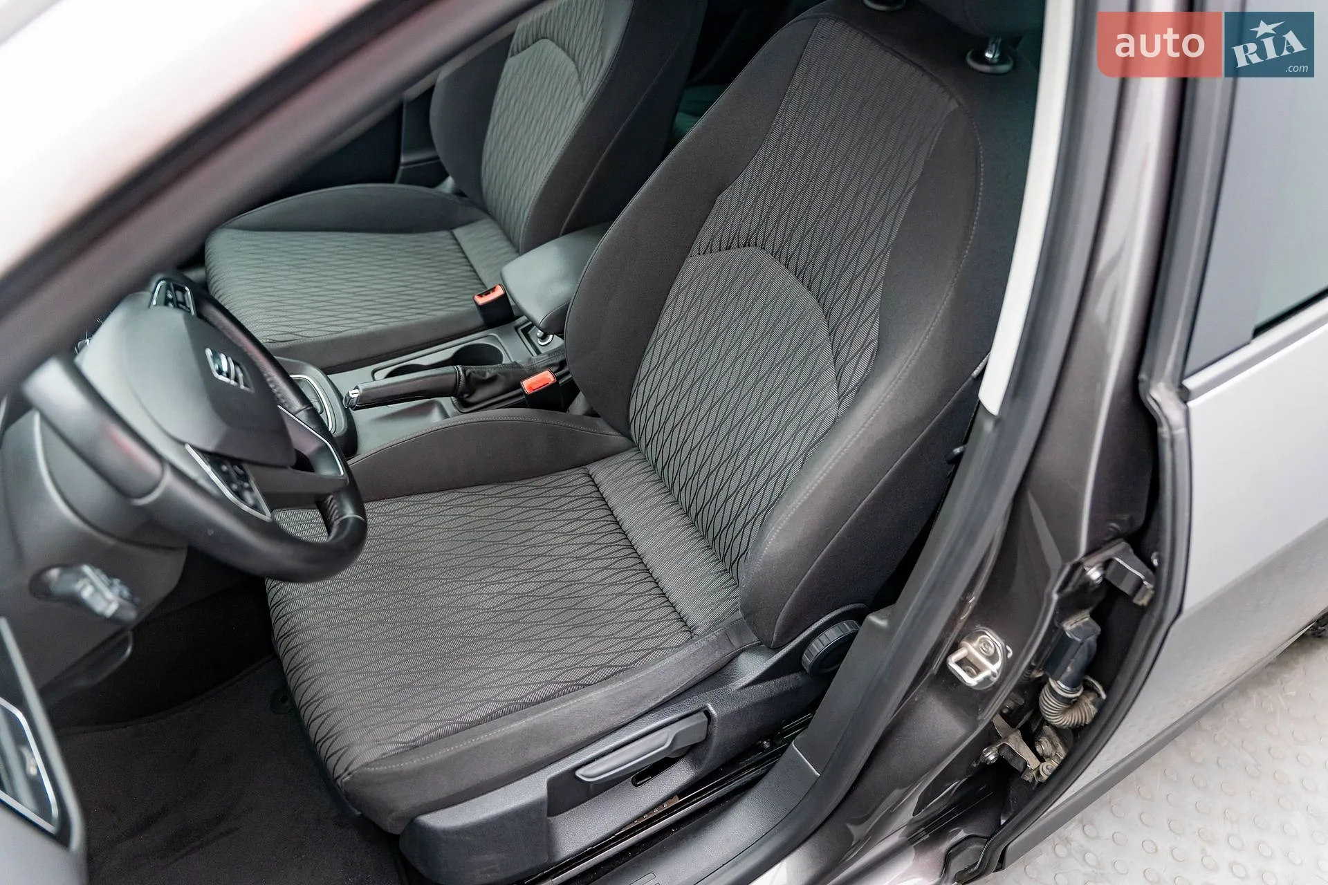 2015 SEAT Leon - мініатюра 9