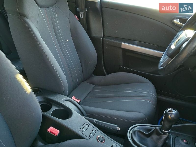 Хетчбек SEAT Leon 2011 в Луцьку