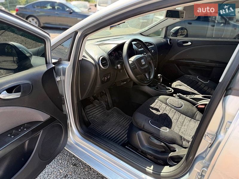 Хэтчбек SEAT Leon 2011 в Хмельницком
