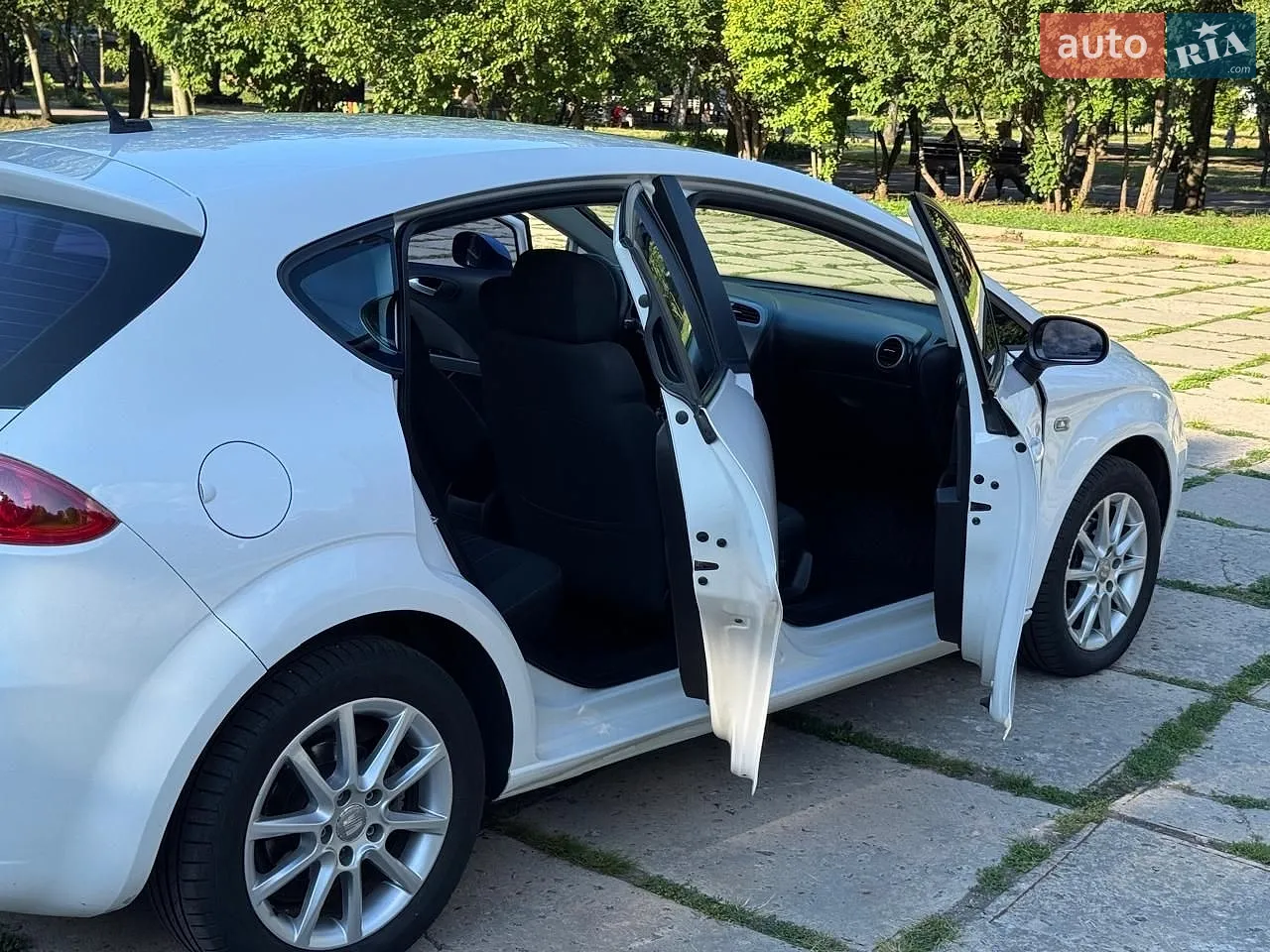 2011 SEAT Leon - мініатюра 3