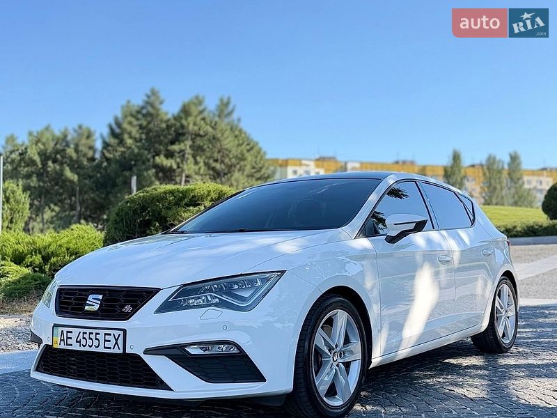 Хэтчбек SEAT Leon 2017 в Днепре