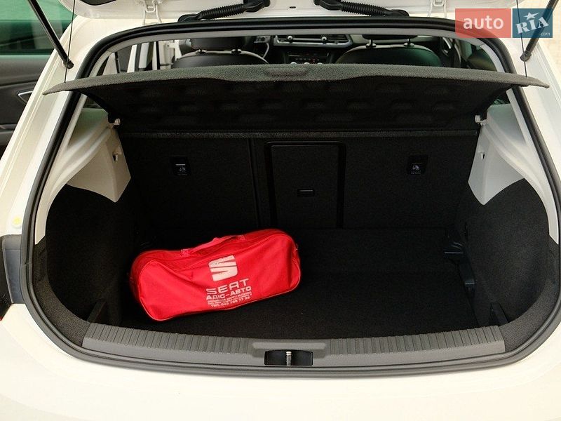 Хетчбек SEAT Leon 2016 в Дніпрі