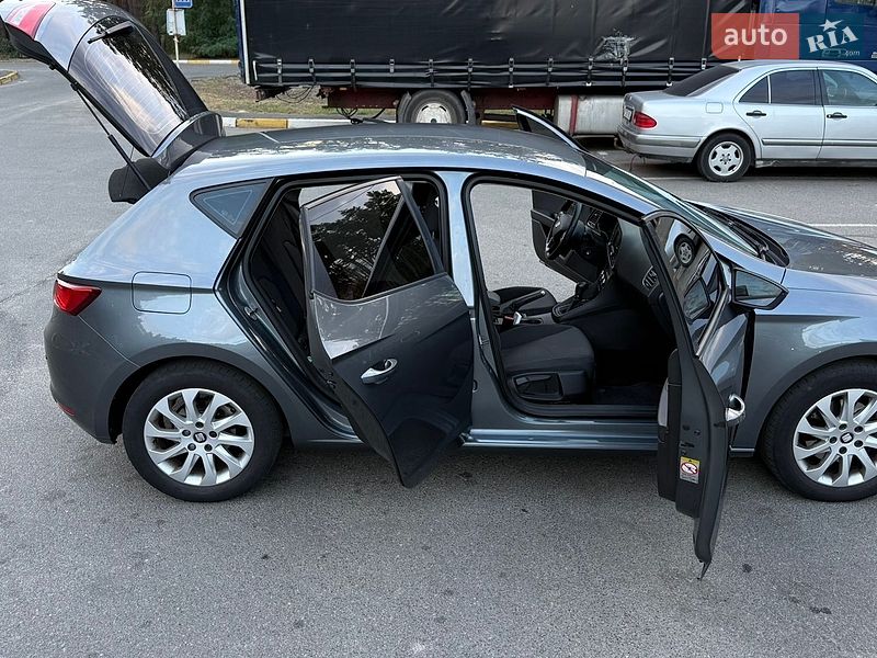 Хэтчбек SEAT Leon 2013 в Киеве