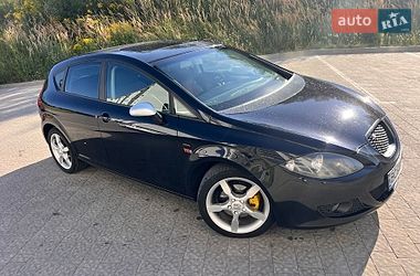 Хэтчбек SEAT Leon 2007 в Новояворовске