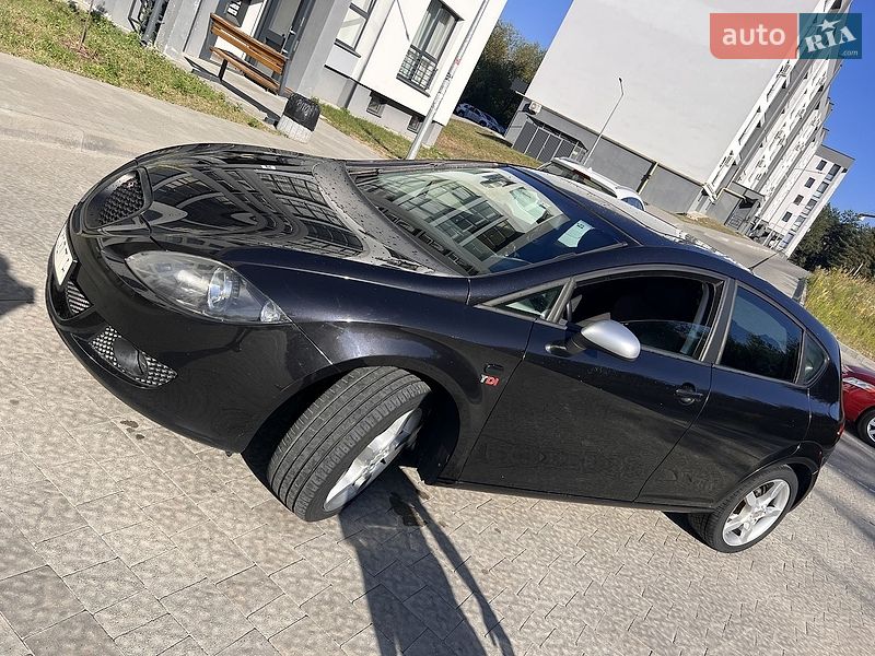 Хэтчбек SEAT Leon 2007 в Новояворовске