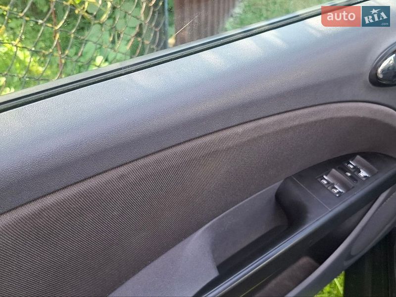 Хэтчбек SEAT Leon 2006 в Стрые