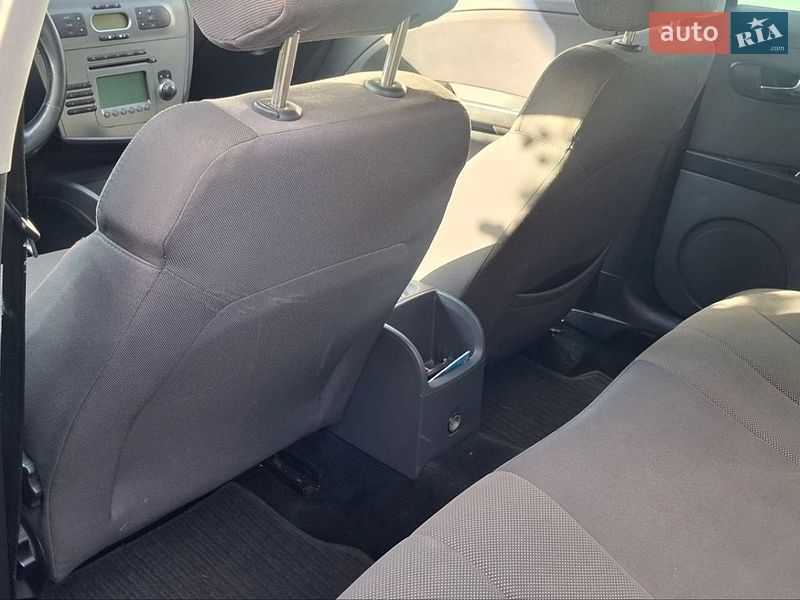 Хэтчбек SEAT Leon 2006 в Стрые