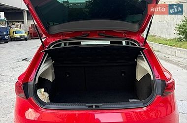 Хэтчбек SEAT Leon 2016 в Киеве