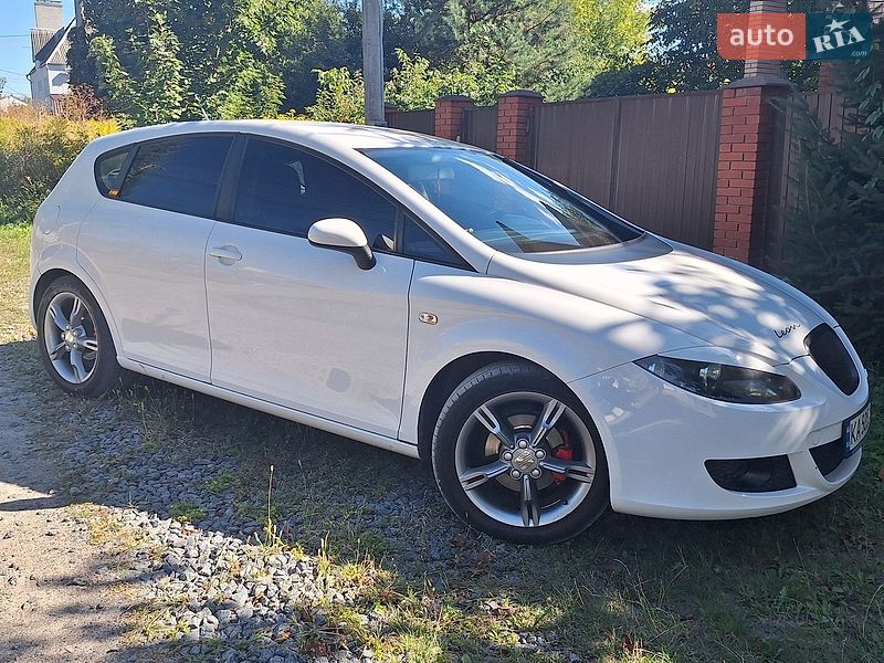 Хэтчбек SEAT Leon 2008 в Киеве