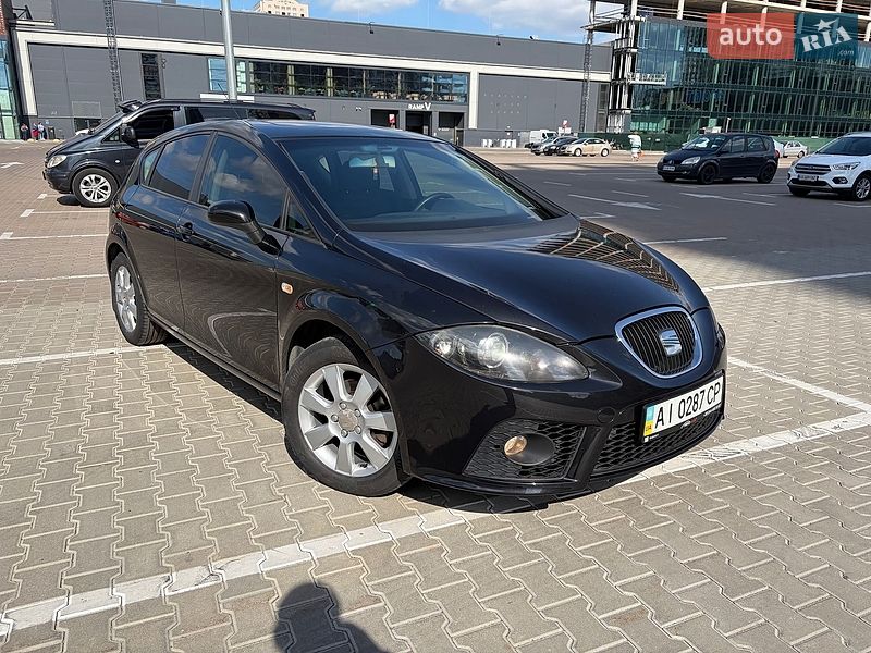 Хэтчбек SEAT Leon 2008 в Киеве