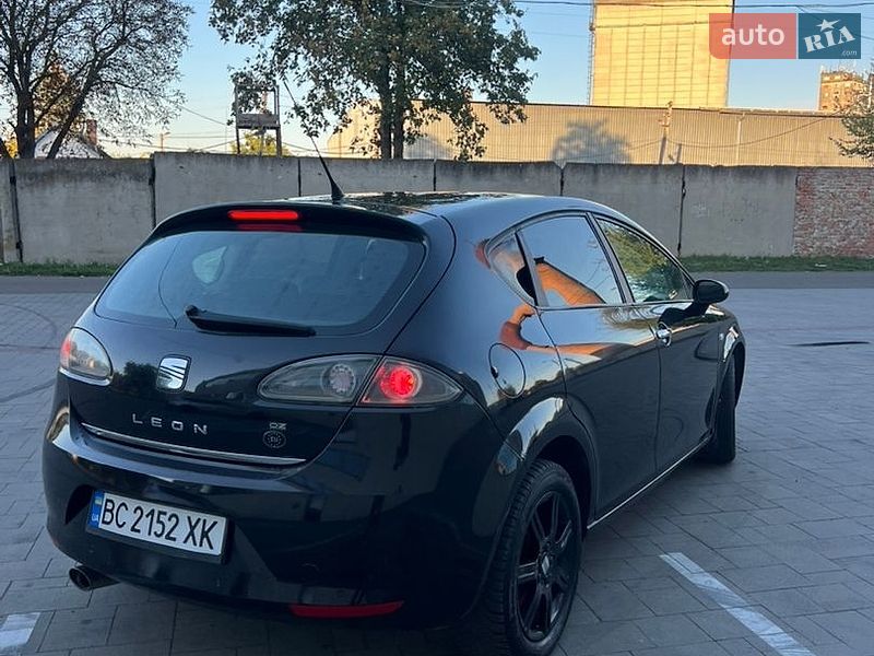 Хэтчбек SEAT Leon 2006 в Стрые