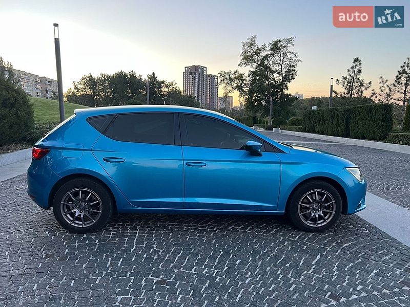 Хетчбек SEAT Leon 2015 в Дніпрі