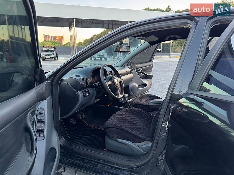 Хетчбек SEAT Leon 2000 в Кам'янець-Подільському