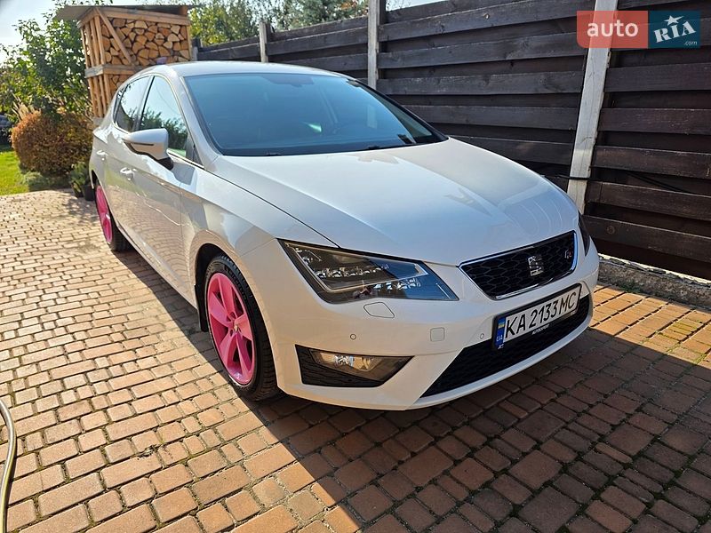 Хэтчбек SEAT Leon 2015 в Крюковщине