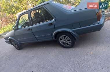 Седан SEAT Malaga 1988 в Києві