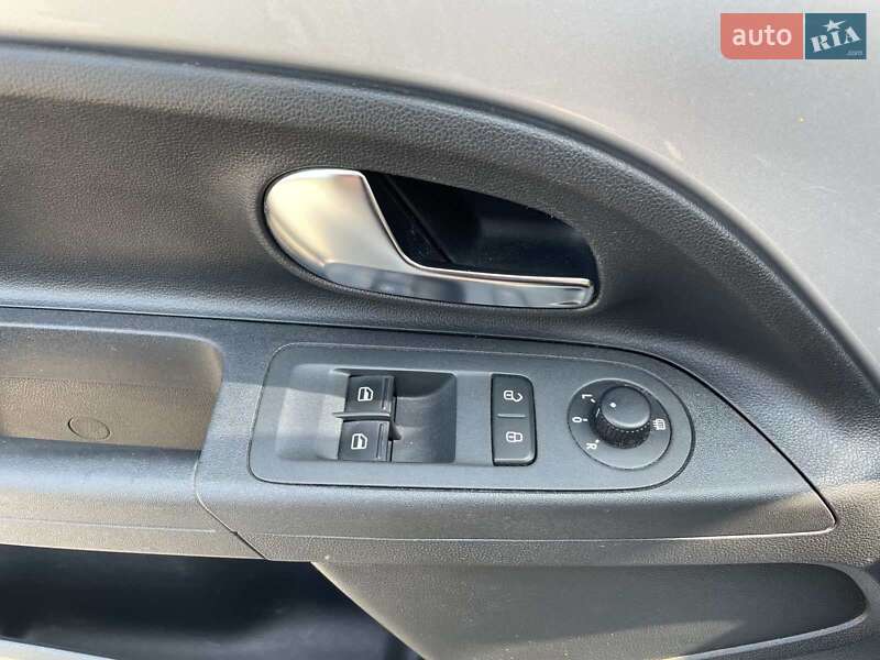 Хэтчбек SEAT Mii 2015 в Киеве