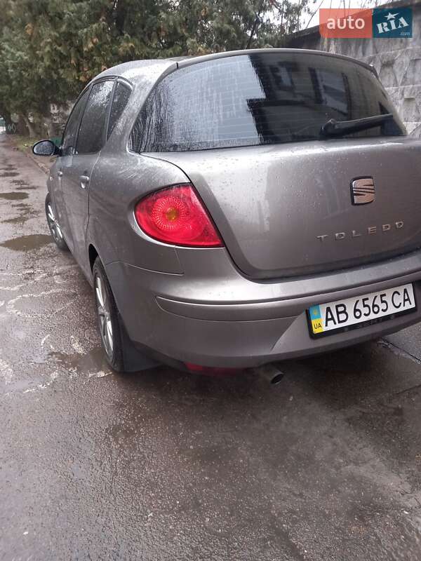 Седан SEAT Toledo 2005 в Києві
