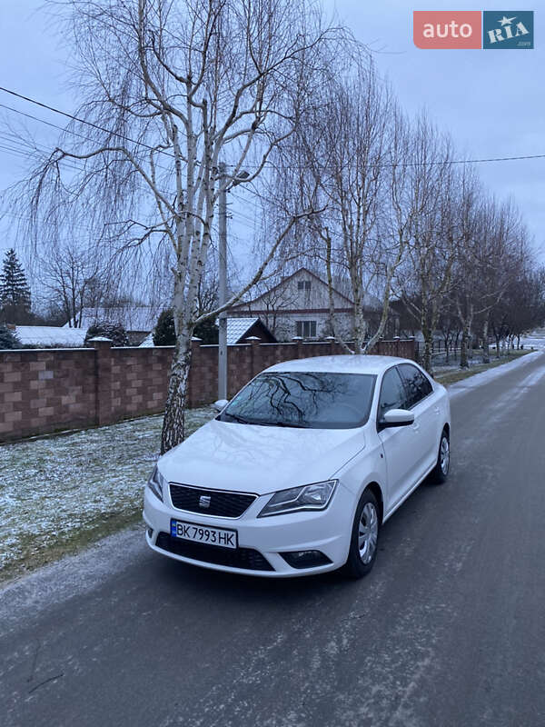 Хэтчбек SEAT Toledo 2013 в Остроге