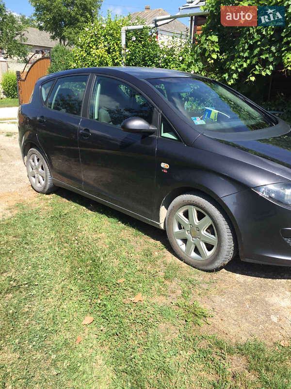 Хэтчбек SEAT Toledo 2006 в Подволочиске