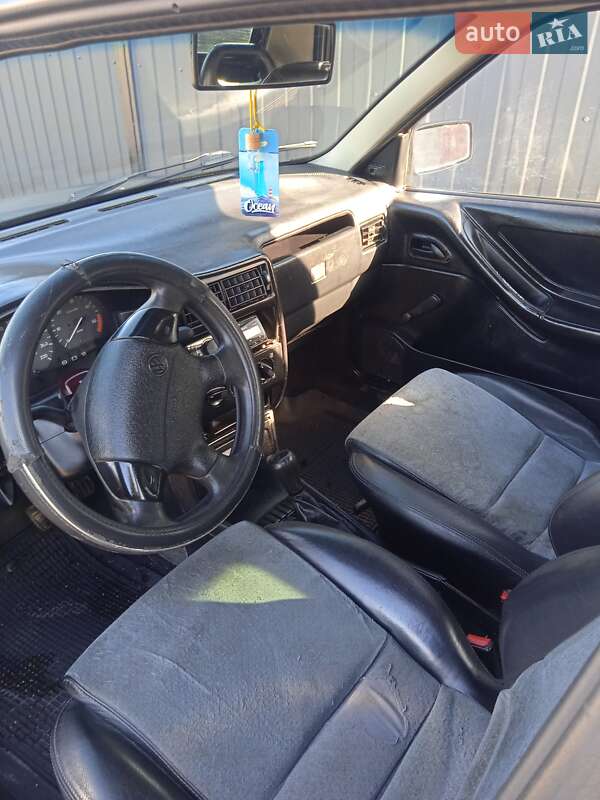 Седан SEAT Toledo 1992 в Бобровиці