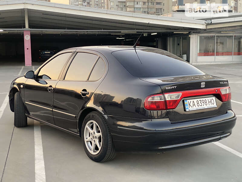 Седан SEAT Toledo 2004 в Киеве