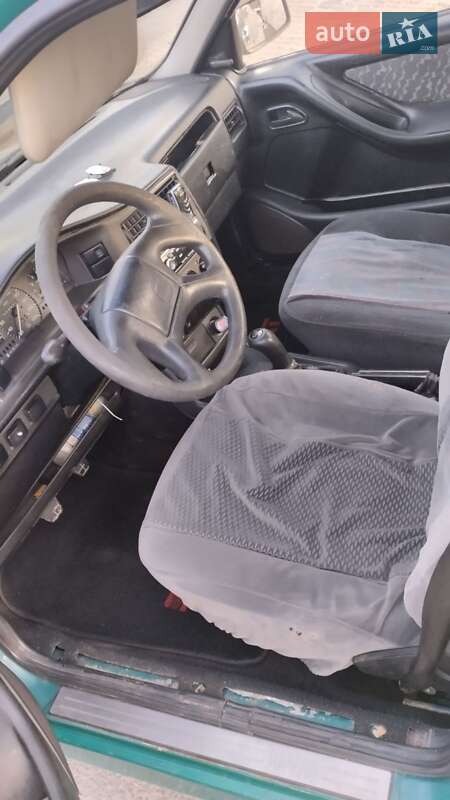 Седан SEAT Toledo 1996 в Брошневе-Осаде
