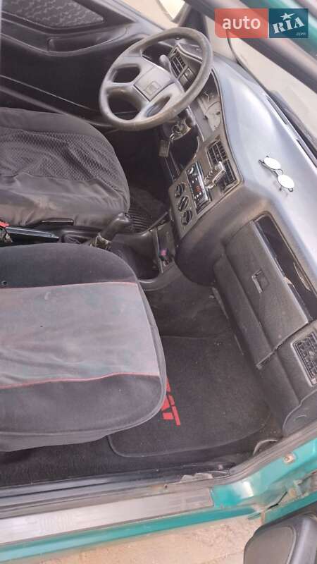 Седан SEAT Toledo 1996 в Брошневе-Осаде