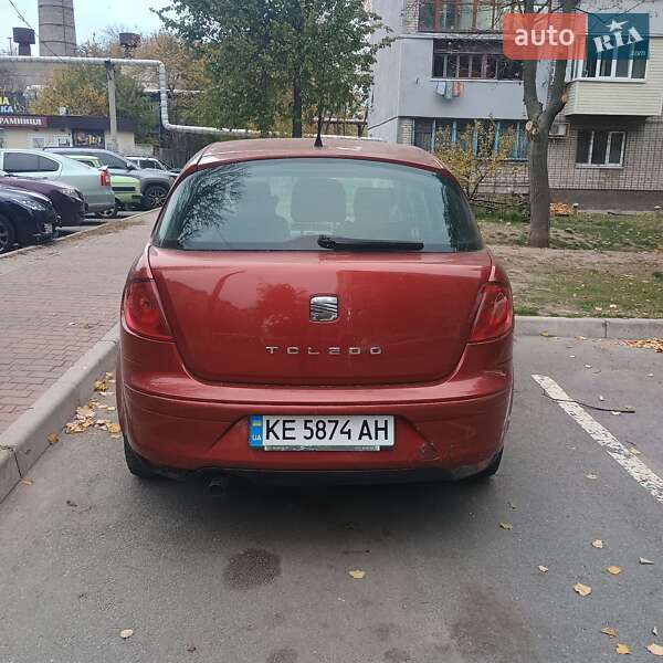 Хэтчбек SEAT Toledo 2008 в Днепре