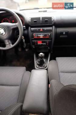 Седан SEAT Toledo 2002 в 