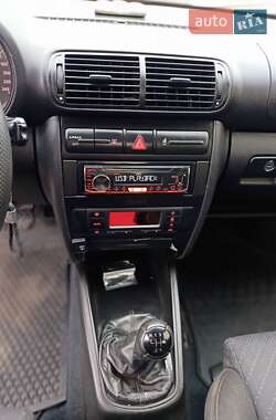 Седан SEAT Toledo 2002 в 