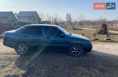 Седан SEAT Toledo 1992 в Новому Розділі