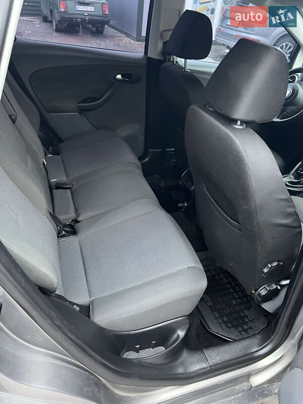 Хэтчбек SEAT Toledo 2005 в Шептицькому