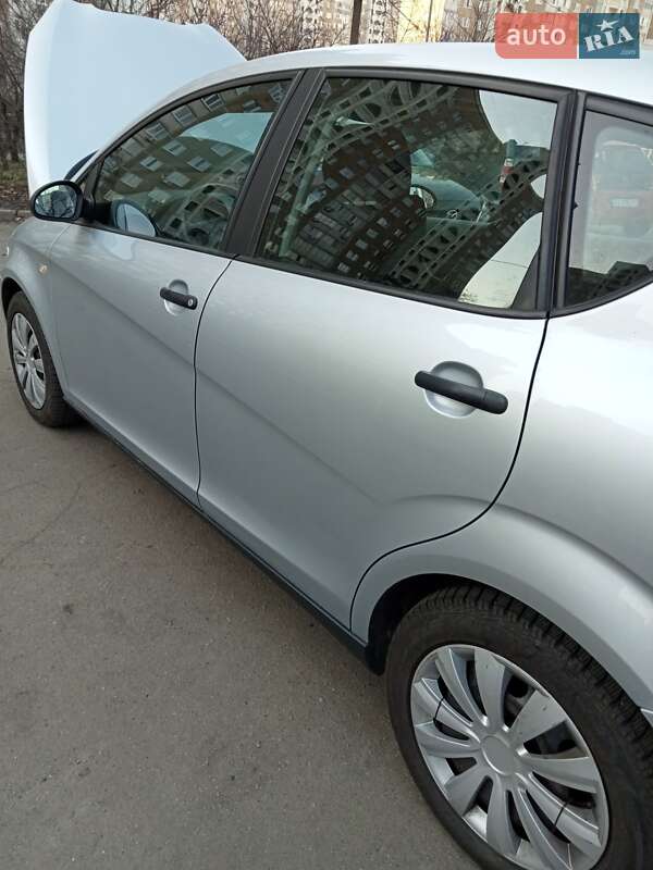 Хэтчбек SEAT Toledo 2008 в Киеве