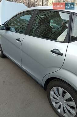 Хэтчбек SEAT Toledo 2008 в 