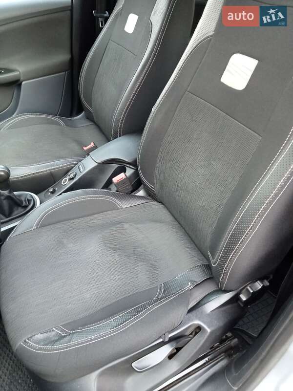 Хэтчбек SEAT Toledo 2008 в Киеве