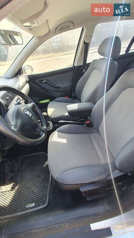 Седан SEAT Toledo 2003 в Киеве