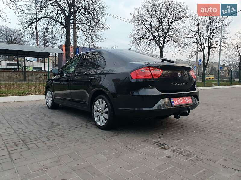 Лифтбек SEAT Toledo 2013 в Киеве