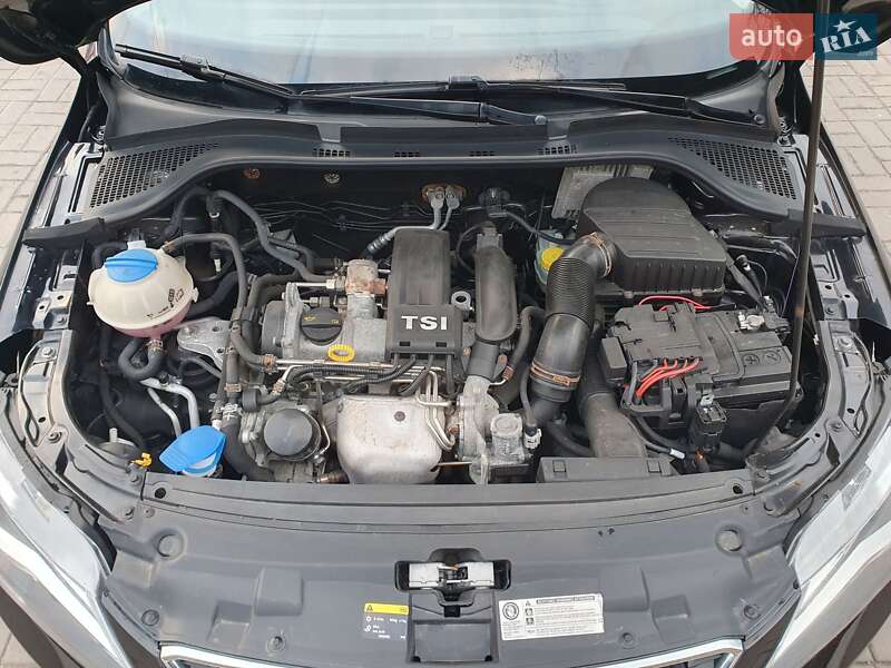 Лифтбек SEAT Toledo 2013 в Киеве