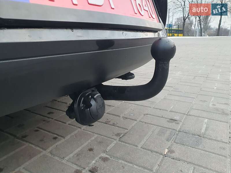 Лифтбек SEAT Toledo 2013 в Киеве