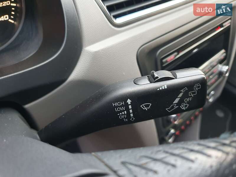 Лифтбек SEAT Toledo 2013 в Киеве
