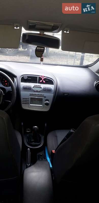 Хэтчбек SEAT Toledo 2007 в Калуше